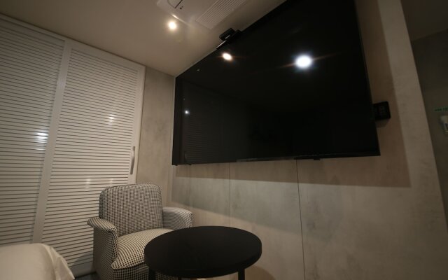 Gorilla Hotel the Wonju