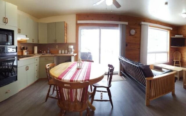 Oakview Lodge & Marina