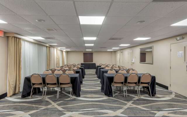 Best Western Plus Russellville Hotel & Suites