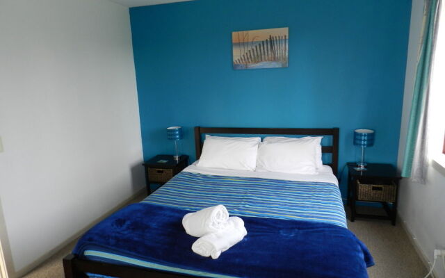 YHA Motueka Laughing Kiwi Backpackers & Self Contained Bach