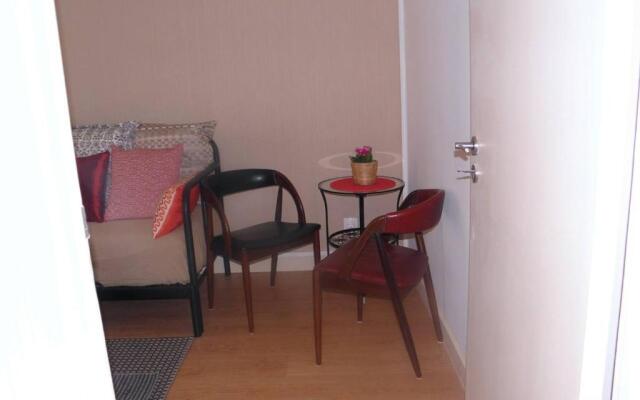 Sunny orange garden apartment in central Lisbon