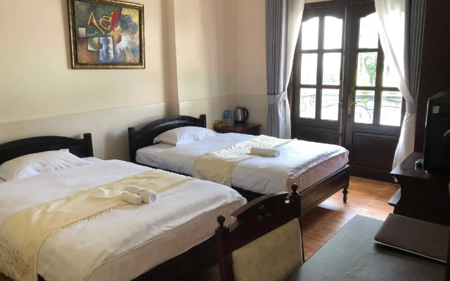 Le Petit Paris Hotel Dalat
