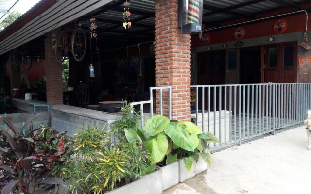 Baan Raiplaysoi Homestay