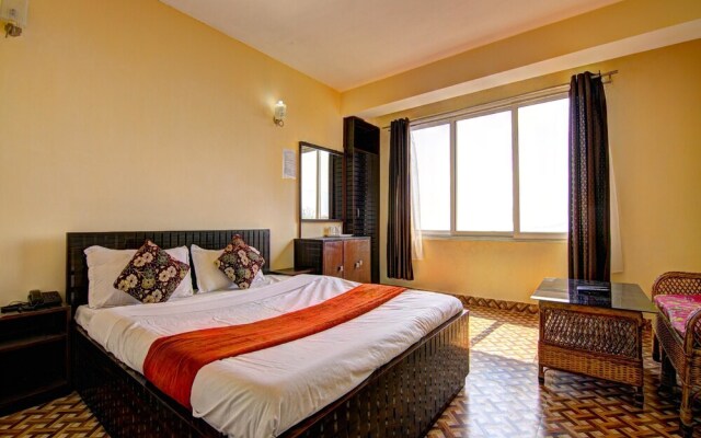 OYO 12862 Hotel Lamaz Residency