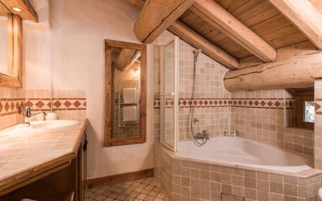 Chalet Elephant Blanc