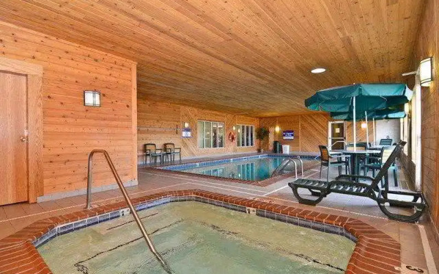 Best Western Napoleon Inn & Suites