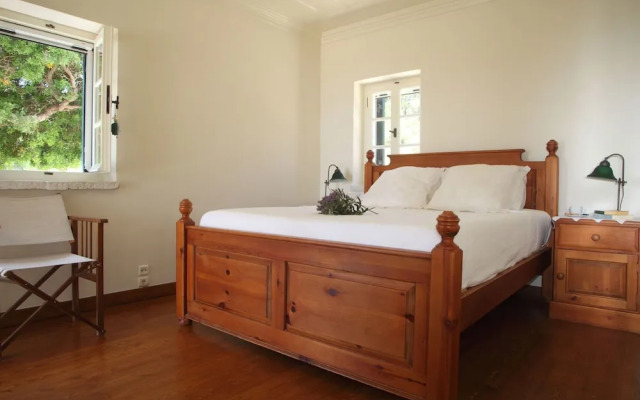Spacious Villa in Vasiliki with Swimming Pool & Hot Tub