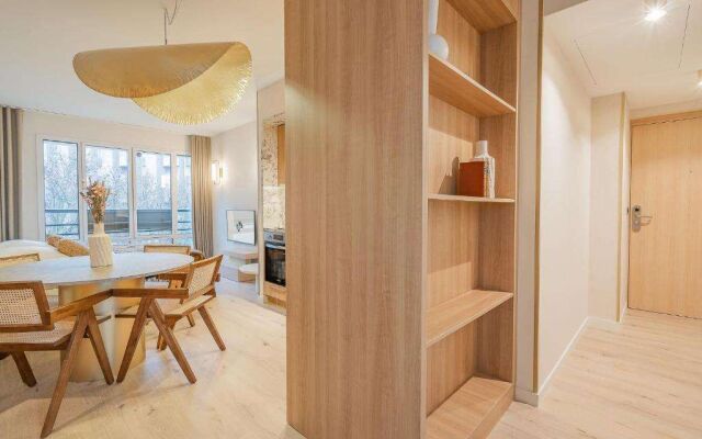 Yuna Porte Maillot - ApartHotel