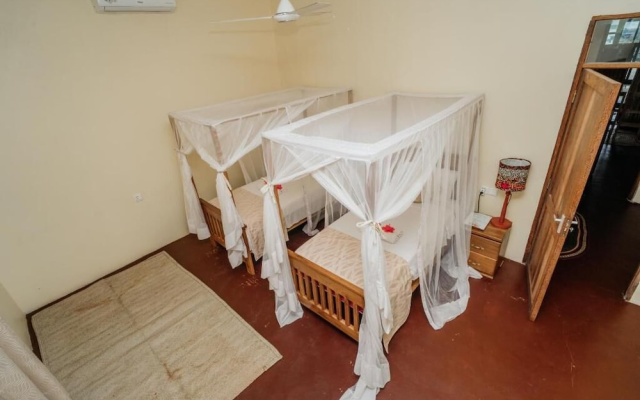 Maisara Mafia Beach Lodge