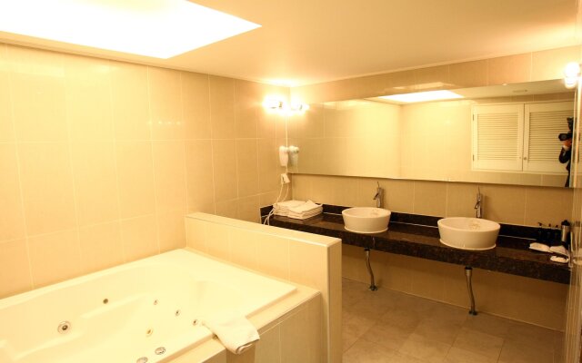 California Hotel Seocho