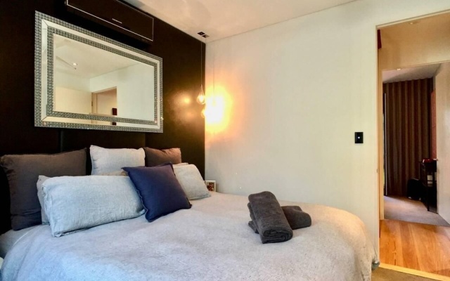 3 Storey Home Close Walk To Fox Studios SCG & City – Guest Rooms – Sydney