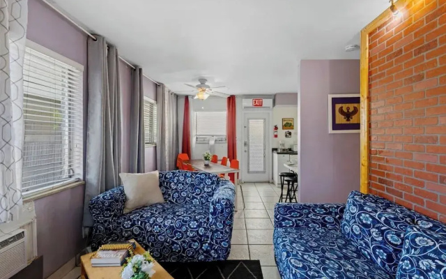 Cozy 2BR in Hollywood FL Pet Friendly