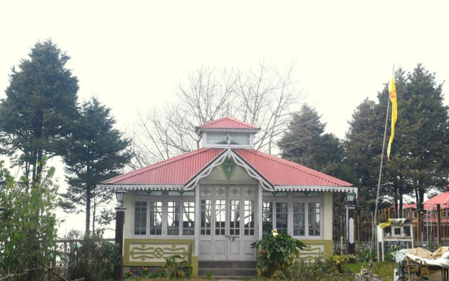 Pineridge Hotel