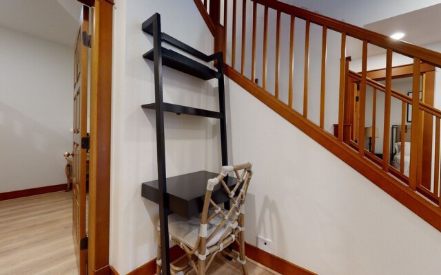 Timbers 6 Updated and Pet-Friendly, Private Jacuzzi, Private Garage by RedAwning