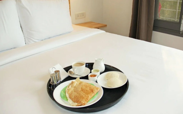 OYO 11706 Hotel Avion Park