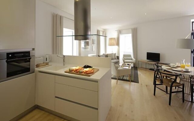 Castelo Apartments by linc