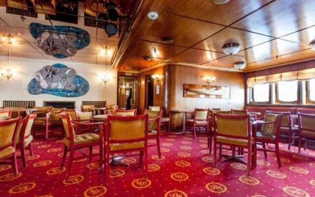 MS Birger Jarl - Hotel & Hostel