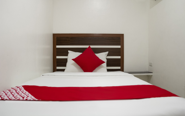 Circle-b Apartelle & Suites