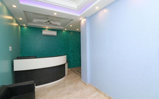 OYO 25130 Hotel Royal Inn