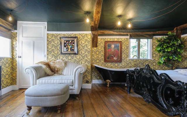 Luxury 3 Bed Manor House Hot Tub Cinema Room Skytv