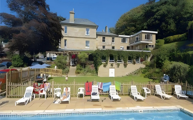 Eversley Hotel