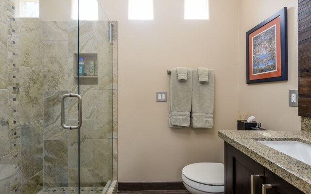 Casa Monument 3 Bedroom Home by RedAwning