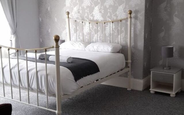 Alexander Apartments Saltwell Park