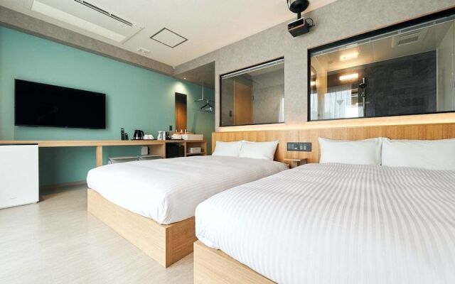 Lacer Okinawa Naha Tomariport