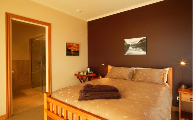 Parautane Lodge – Guest Rooms – Nelson