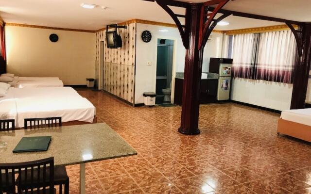 Tuyet Nhi Hotel
