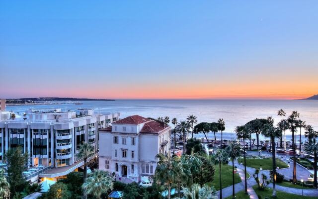 Vaste appartement Croisette vue mer