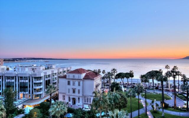 Vaste appartement Croisette vue mer