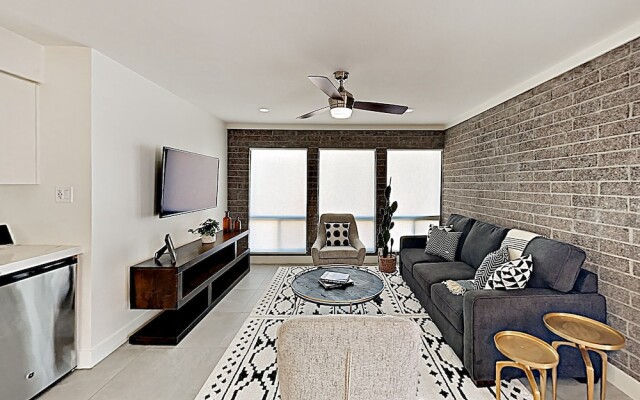 4917 Scottsdale - 2 Br Condo