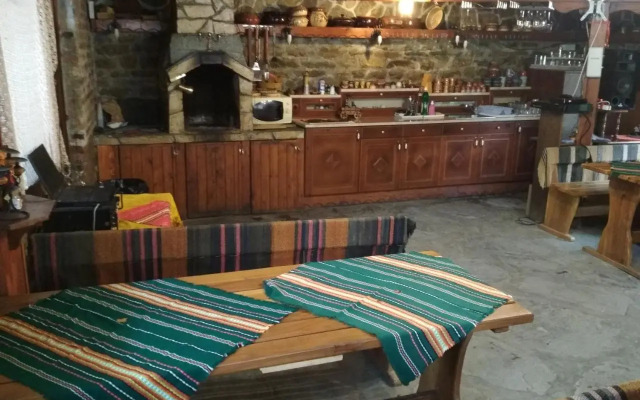 Kyshta za Gosti Tam Krai Rekata