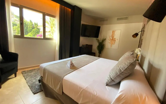 ON ALETA ROOM designed for adults