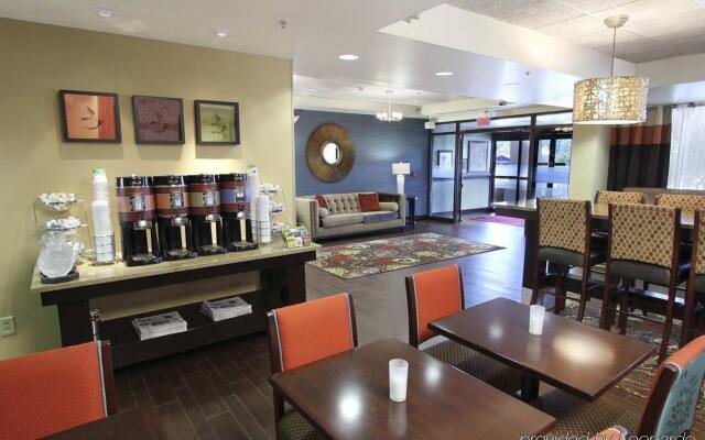 Hampton Inn Birmingham-Colonnade 280