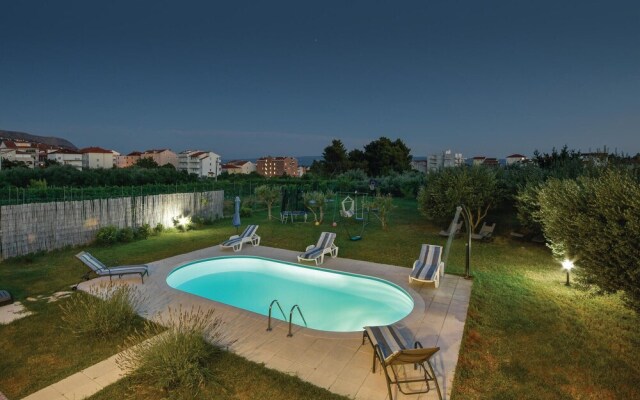 Amazing Home in Stobrec With Wifi and 4 Bedrooms