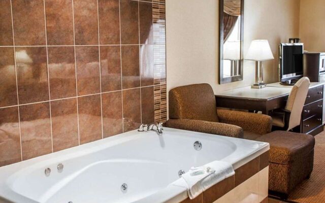 Quality Inn Aurora - Naperville Area