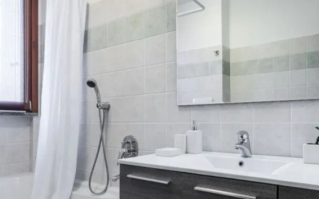 Suitelowcost - Limbiate