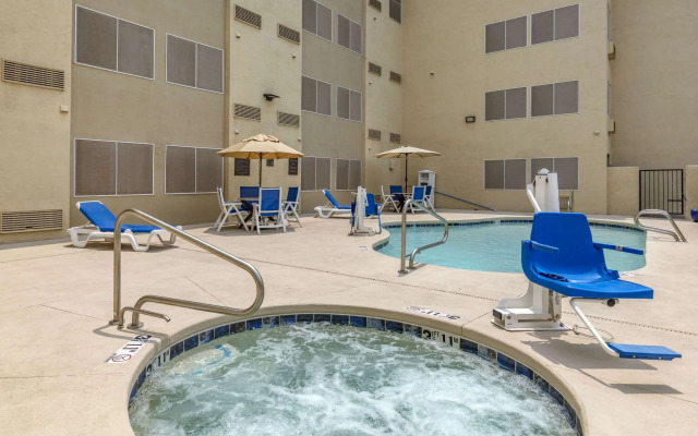 Comfort Inn & Suites Albuquerque Downtown