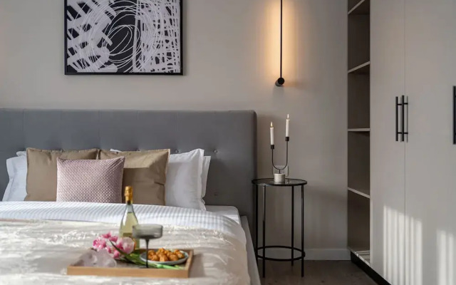 Vibrant & Spacious 3BR Condos on Amzei Square