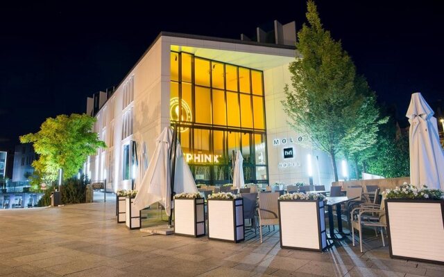 Molo Hotel