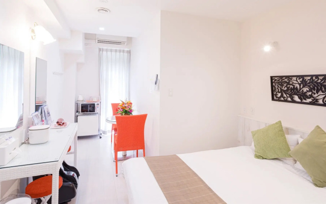 Living Inn Asahibashiekimae Premier