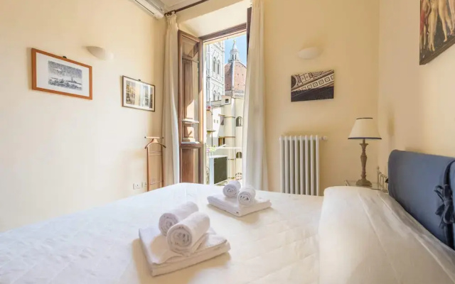 Charming 2bed Apt Overlooking Duomo