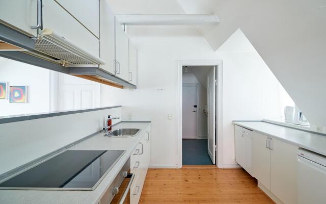 ★Bright Apartment · Next  to Tivoli · Heart of CPH★