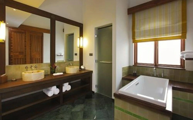 Sanctum Inle Resort