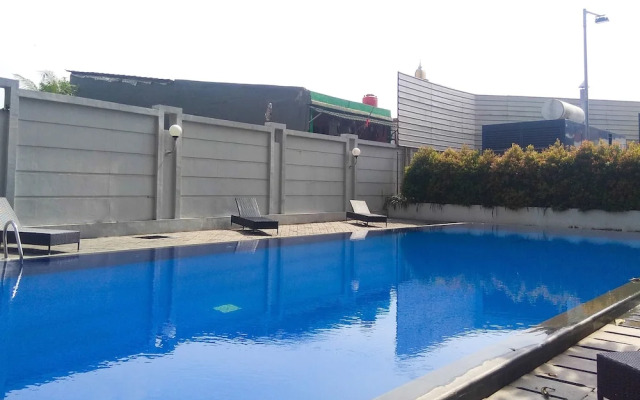 Relaxing Studio at Tifolia Apartment