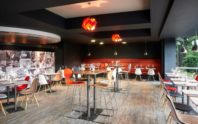ibis Swansea