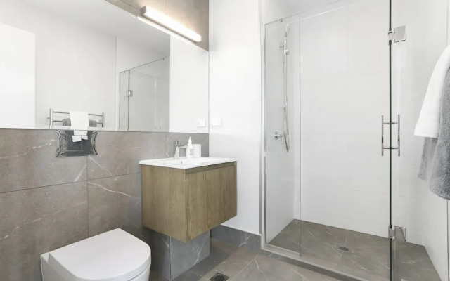 Enfield Sky- Brand New Penthouse