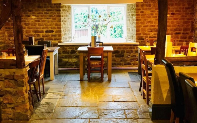 The Hollybush Inn